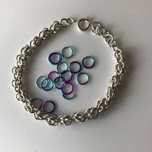 The Aurica - Bracelet in silver plated jump rings