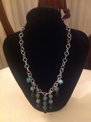 Memory wire necklace (set) Memory wire necklace (set).