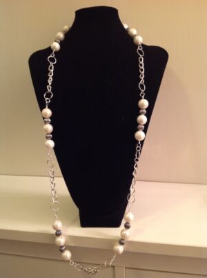 Pearl necklace (set) Reconstituted pearl necklace (set). Can be made to order with gold findings and different size pearls. Price is dependant on choice of pearls and chain.