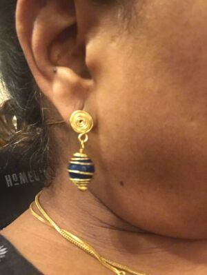 Wire wrapped earring Photo of wire wrapped earring.